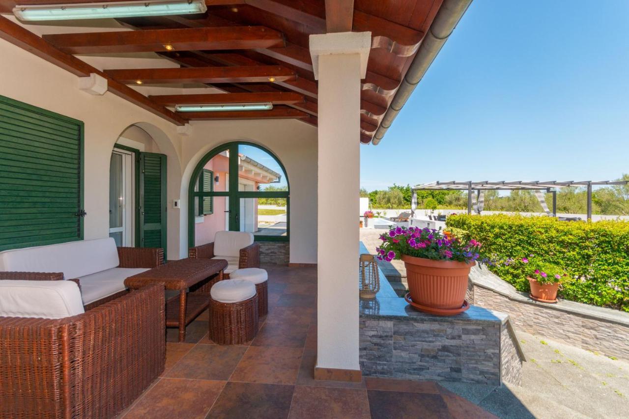 Villa Perini Dvori Donji Zemunik ภายนอก รูปภาพ