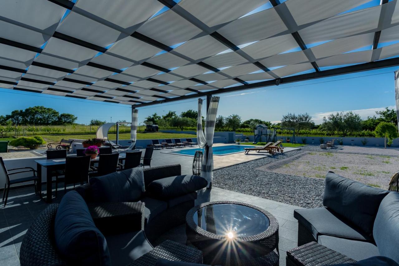 Villa Perini Dvori Donji Zemunik ภายนอก รูปภาพ