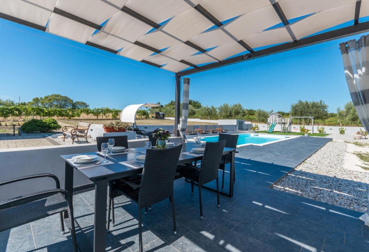 Villa Perini Dvori Donji Zemunik ภายนอก รูปภาพ