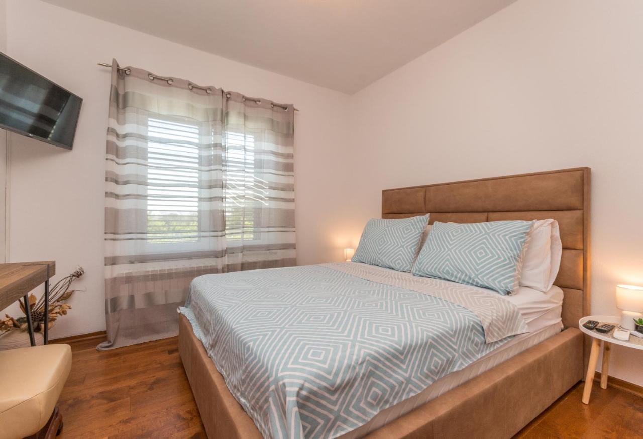 Villa Perini Dvori Donji Zemunik ภายนอก รูปภาพ